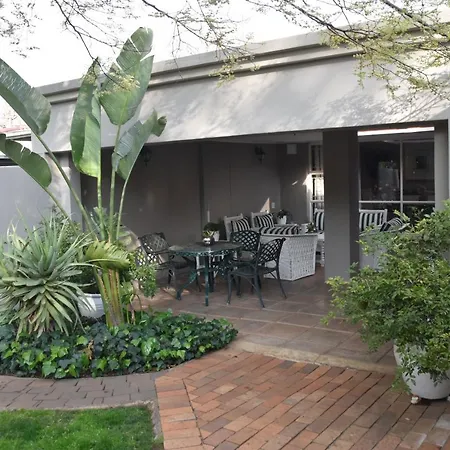 Rosebank Lodge Guesthouse By Claires-3